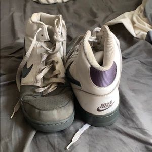 Vintage White and grey Nike high tops 9.5